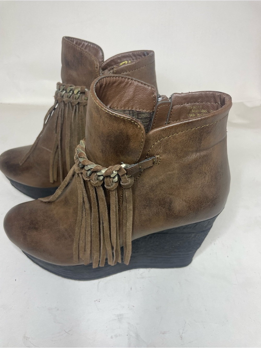 CUTE!!! Sbicca Distressed Brown Fringe Wedge Ankle Booties Sz 6